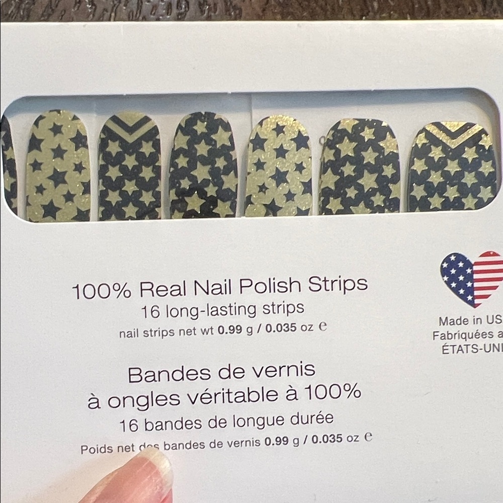 Color Street Black and Gold Star Press-On Nails
